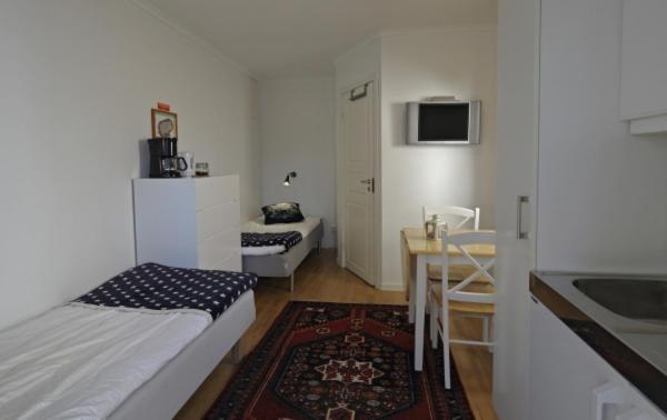 Logi&Bastu Hostel Karingon Bagian luar foto