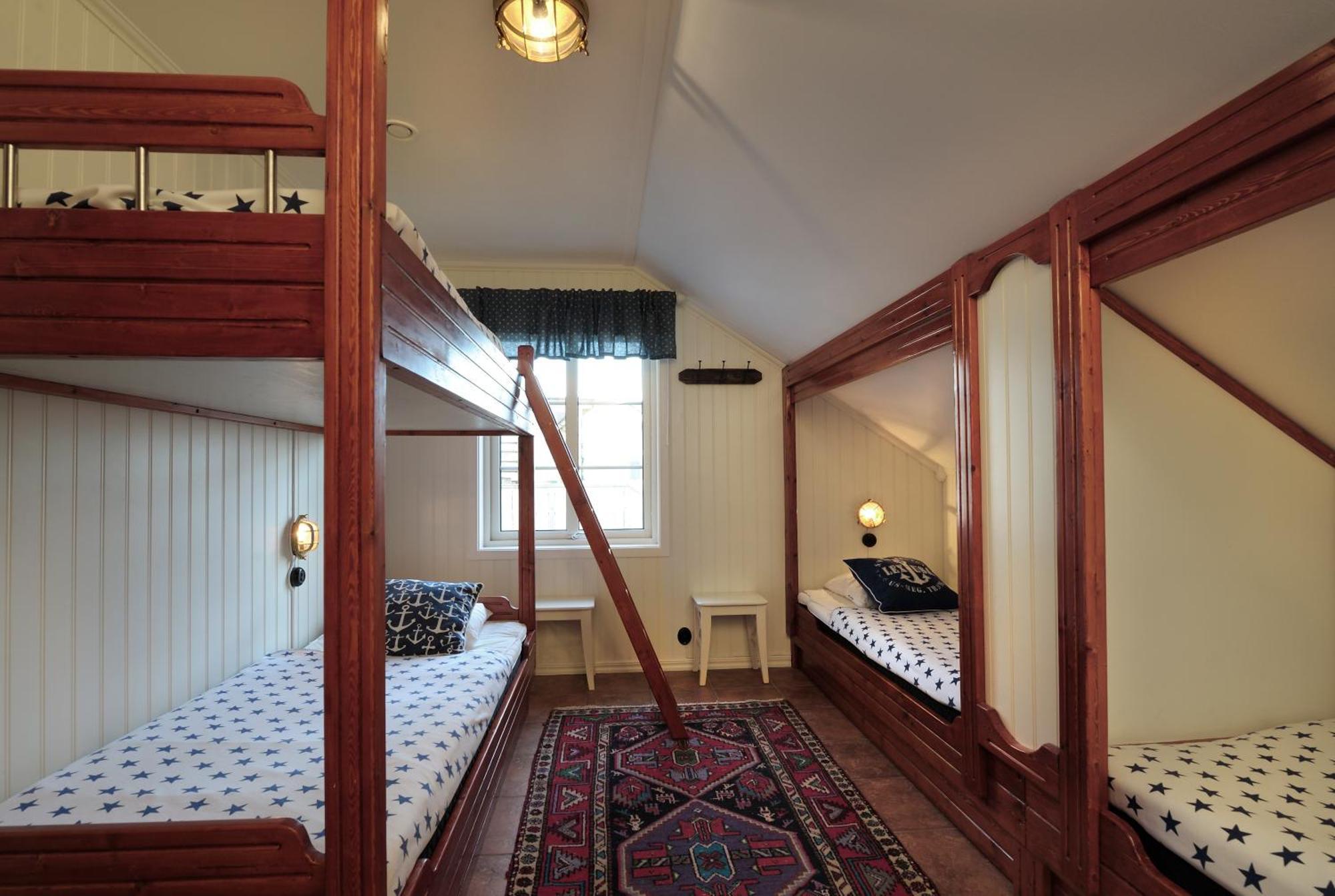 Logi&Bastu Hostel Karingon Bagian luar foto